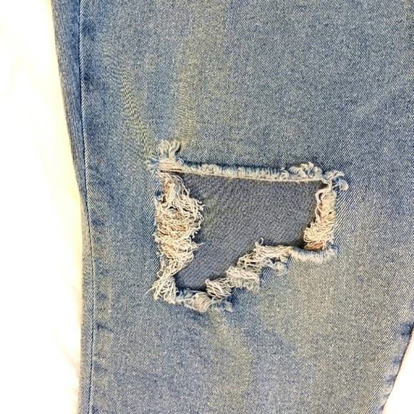 CELEBRITY PINK Jeans Plus Sz 20 The Bestie Lt Blue MODERN Open Knee DISTRESSED - Picture 7 of 16